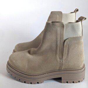 Dolce vita Tan ankle boots. Size 9, slight heels for comfort and super elegant